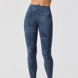 Alo Yoga High-Waist Leggings Indigo Acid Wash